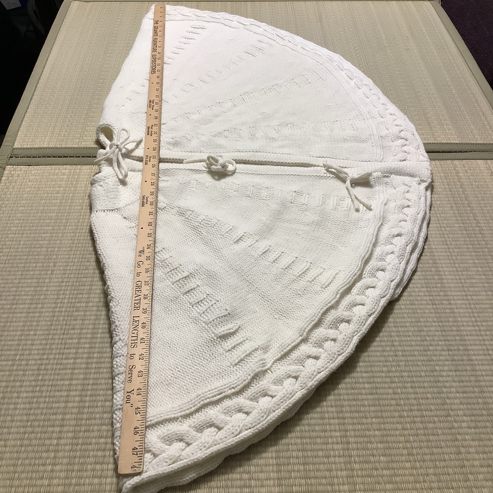 Lim Bridge tree skirt Cable Knit pattern hem tie closure - Picture 4 of 5
